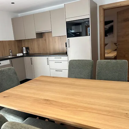 Neier Aparthotel