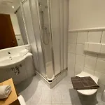 Neier מלון דירות לאדיס
