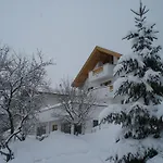 Neier 4*