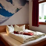 Neier 4*