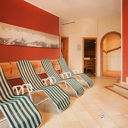 Aparthotel Neier Ladis