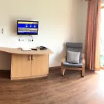 Neier Ladis