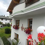 Neier Ladis